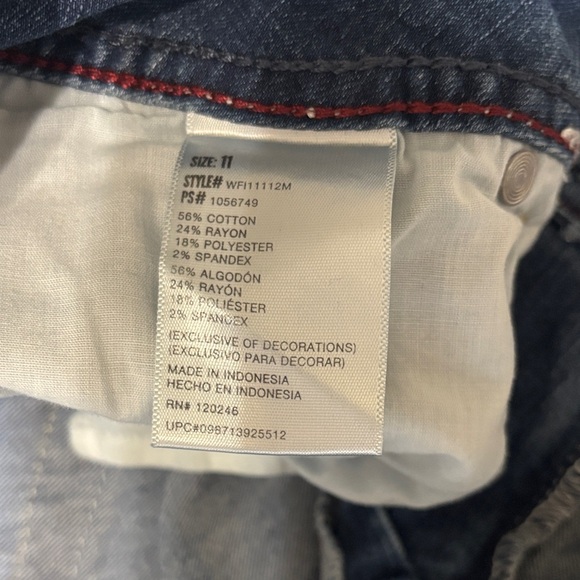 Wallflower Dark Blue Jean Capris - Picture 2 of 5